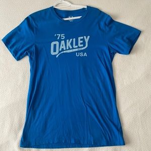 Oakley T-shirt 🔥 Bundle and Save!